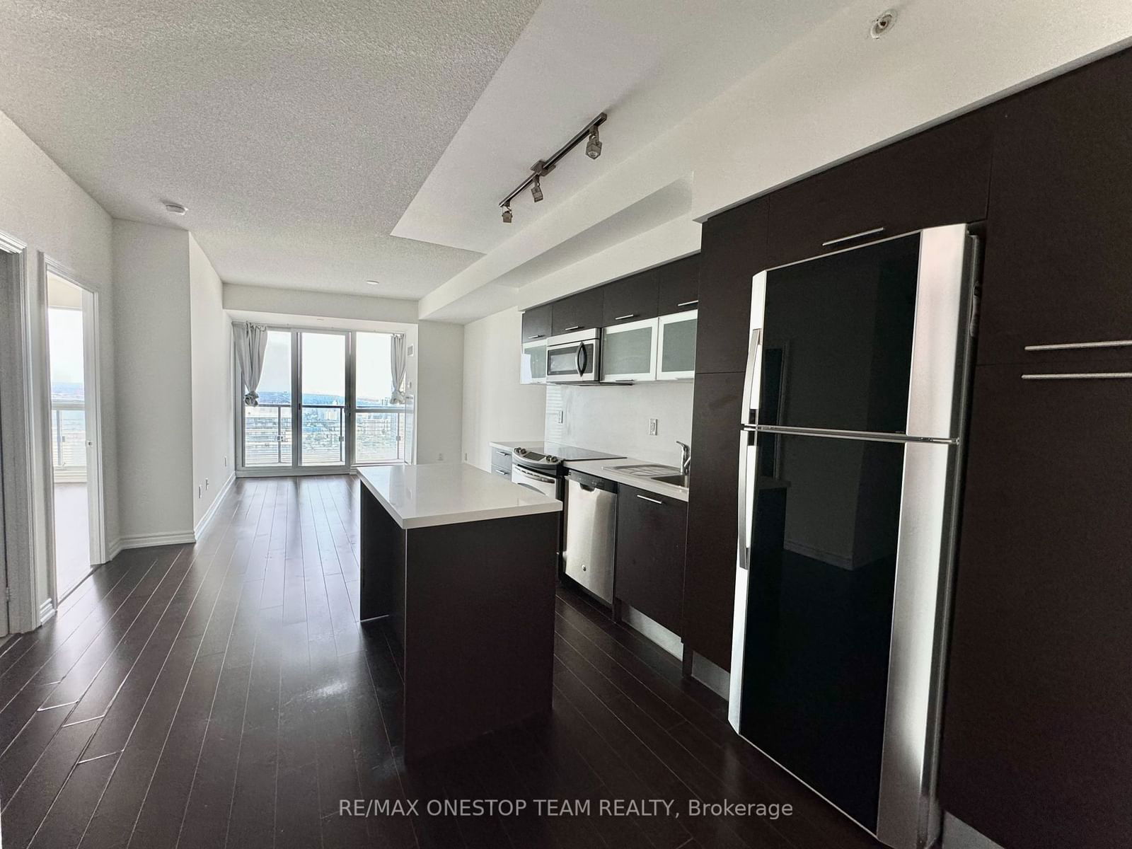 386 Yonge St, unit 3805 for sale