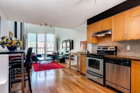 77 Lombard St, unit 504 for rent