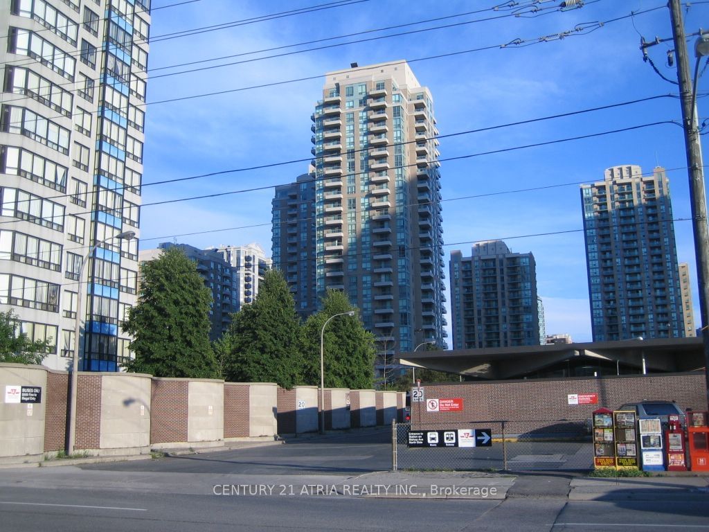 1 Pemberton Ave, unit 402 for sale - image #4