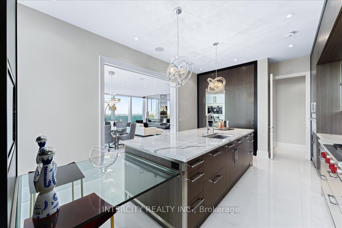 50 Yorkville Ave, unit 4001 for sale - image #14