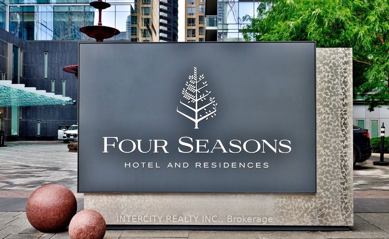 50 Yorkville Ave, unit 4001 for sale - image #2