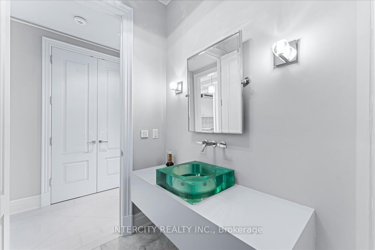 50 Yorkville Ave, unit 4001 for sale - image #20