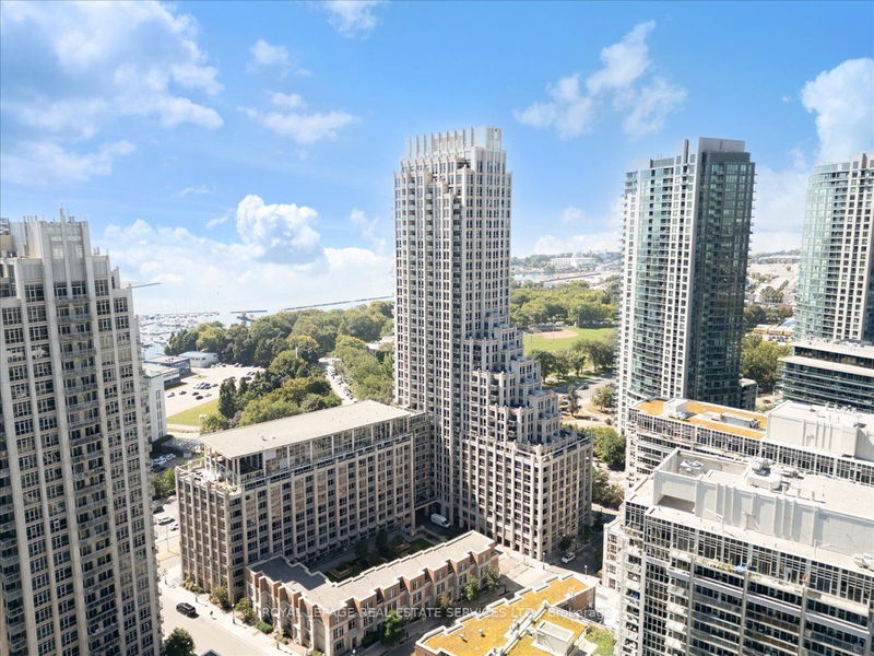 628 Fleet St, unit 327 for sale - image #1