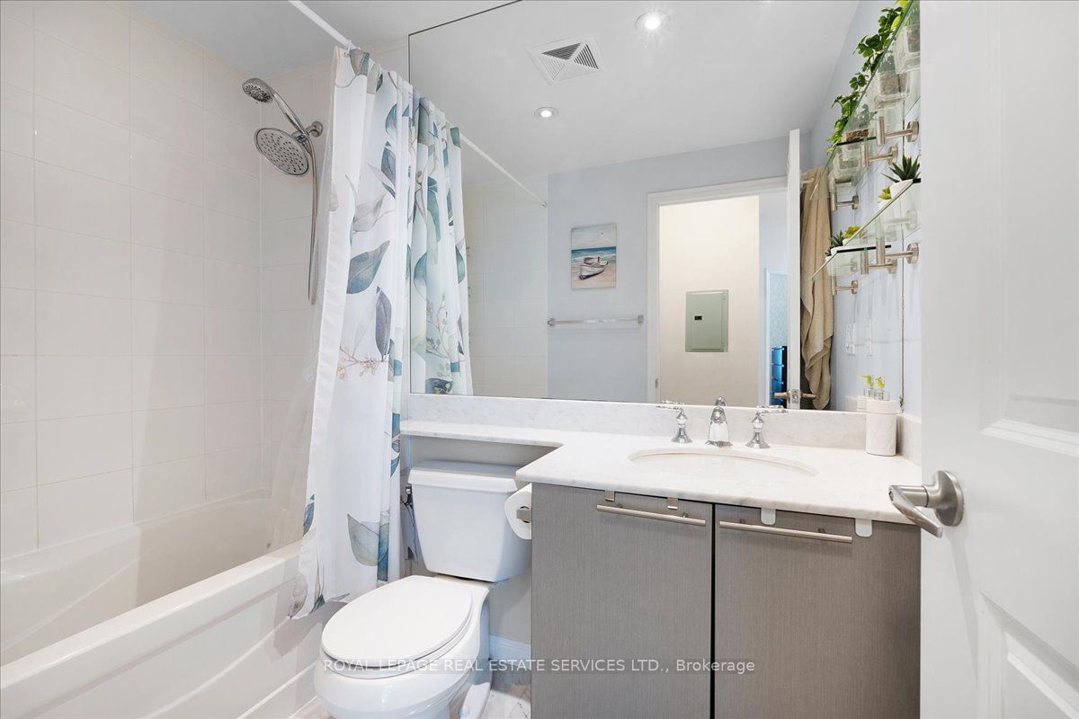 628 Fleet St, unit 327 for sale - image #10