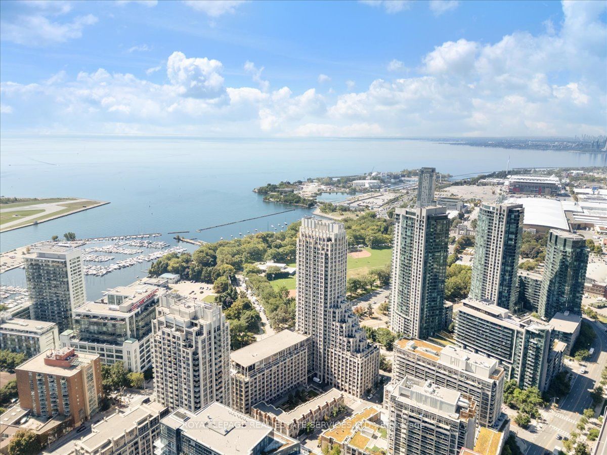 628 Fleet St, unit 327 for sale - image #20