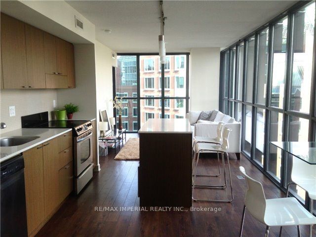 110 Charles St E, unit 1602 for rent