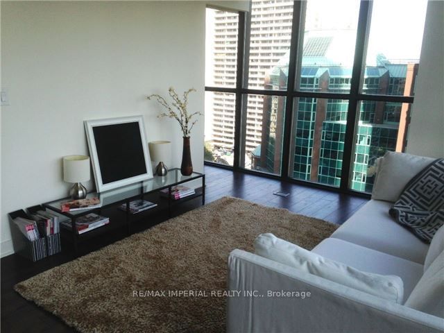 110 Charles St E, unit 1602 for rent - image #2