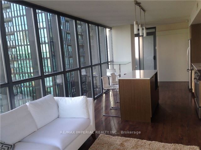 110 Charles St E, unit 1602 for rent - image #6