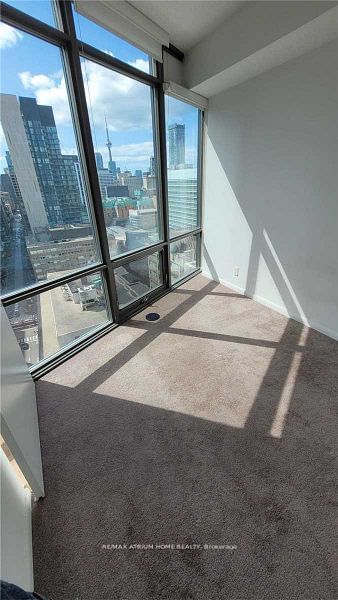 832 Bay St, unit 2009 for rent - image #8