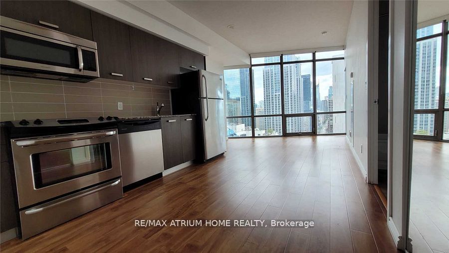 832 Bay St, unit 2009 for rent - image #9