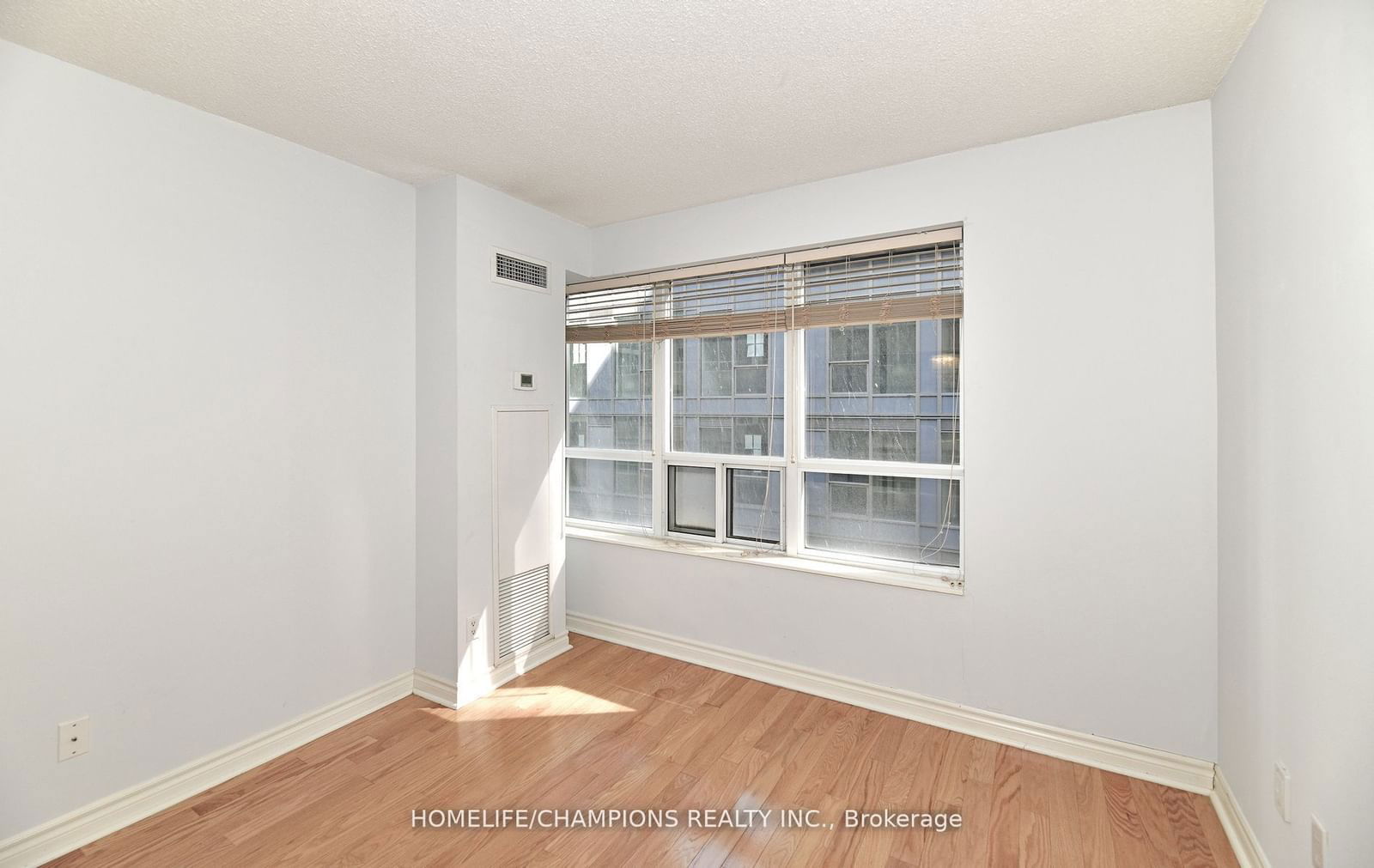 270 Wellington St W, unit 805 for rent - image #18