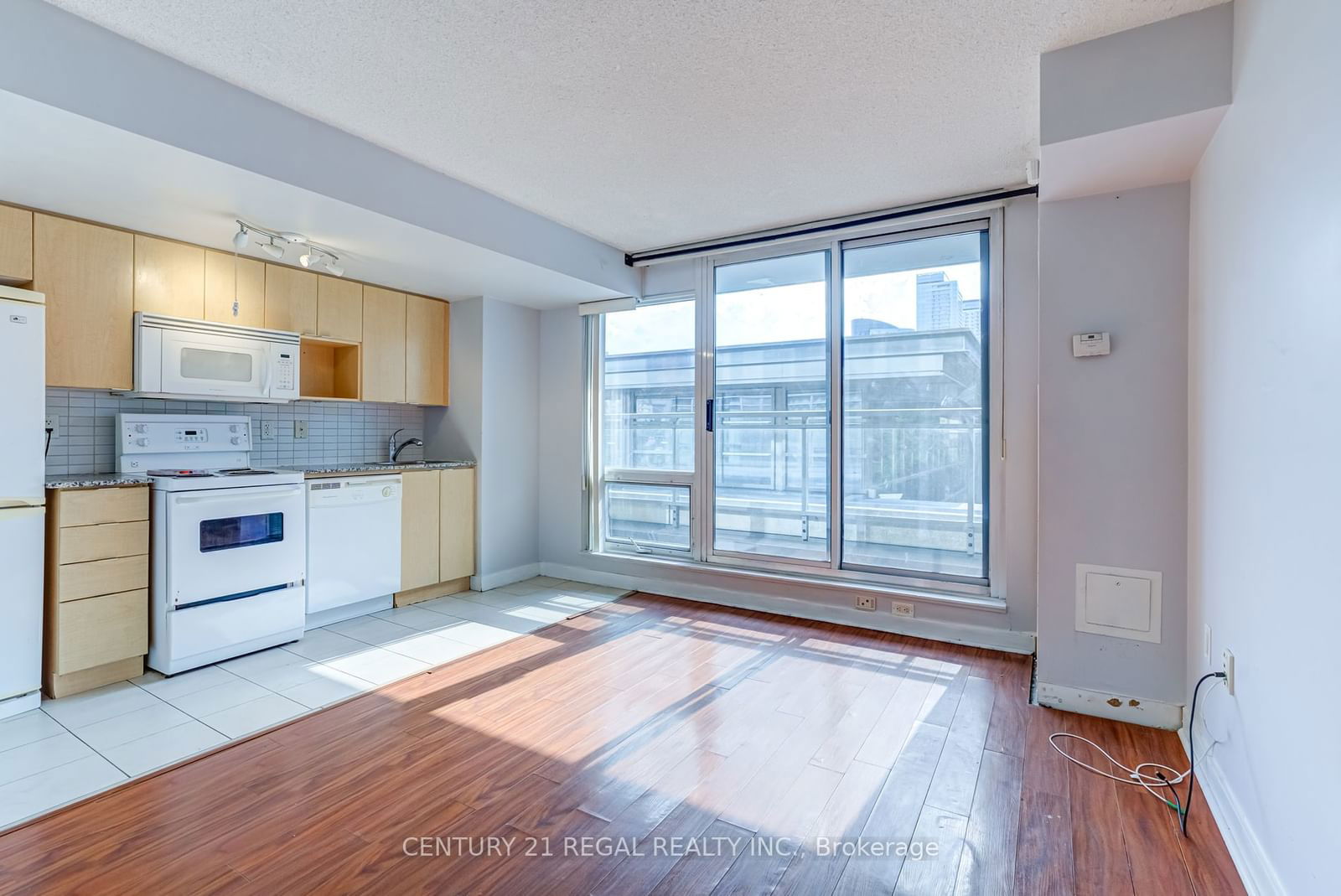 11 Brunel Crt, unit 216 for sale - image #6