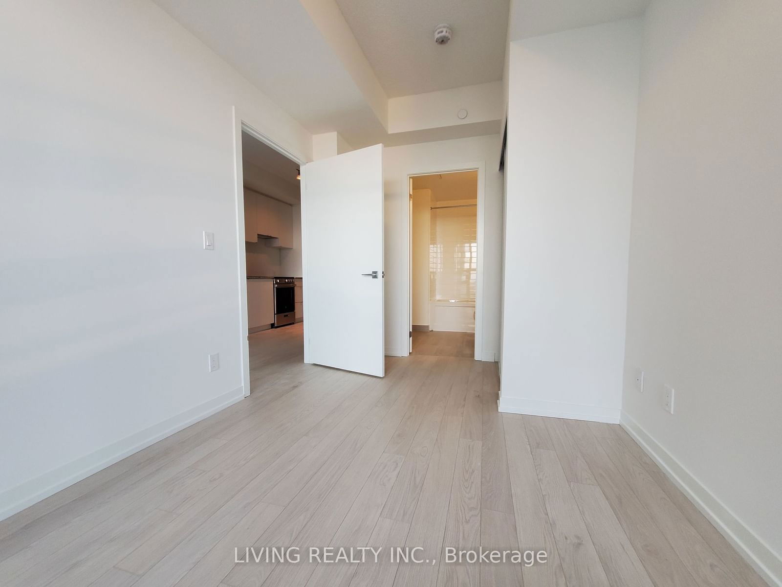 49 East Liberty St, unit 2105 for rent - image #6