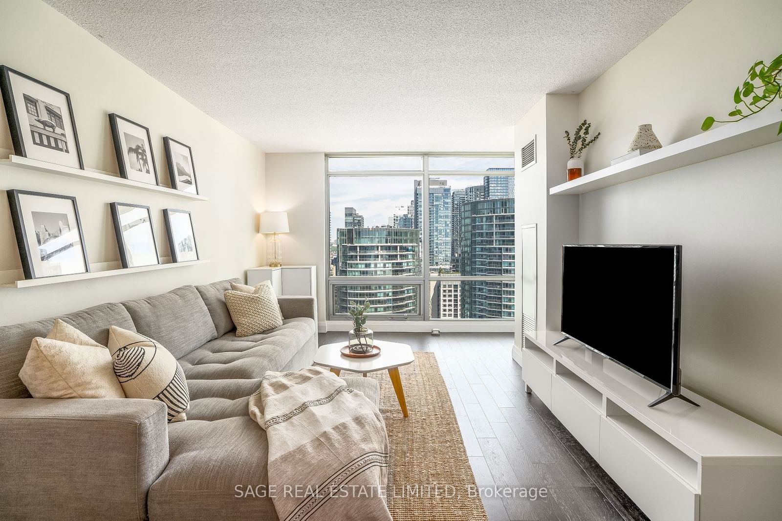 81 Navy Wharf Crt, unit 3311 for sale - image #1