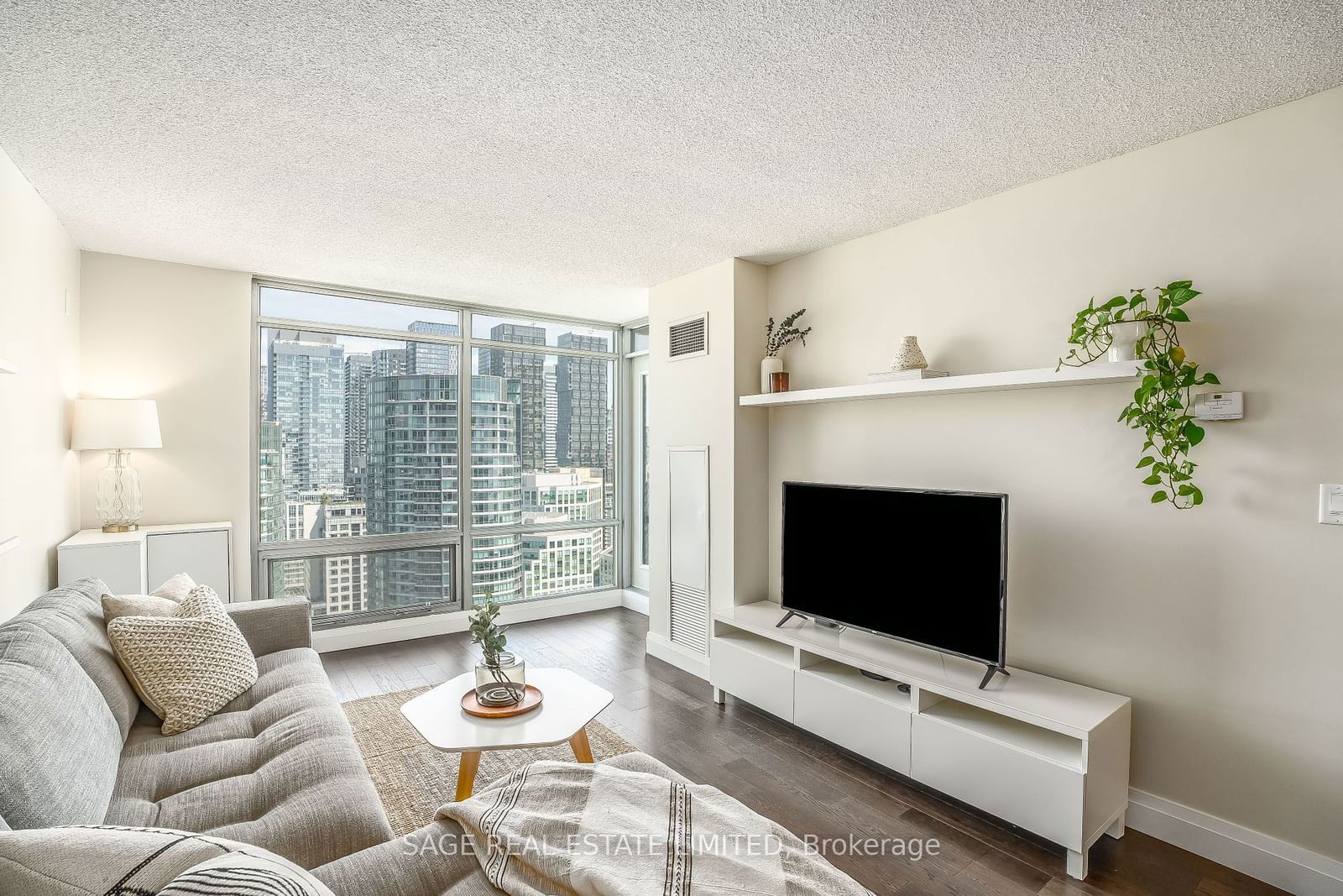 81 Navy Wharf Crt, unit 3311 for sale - image #2