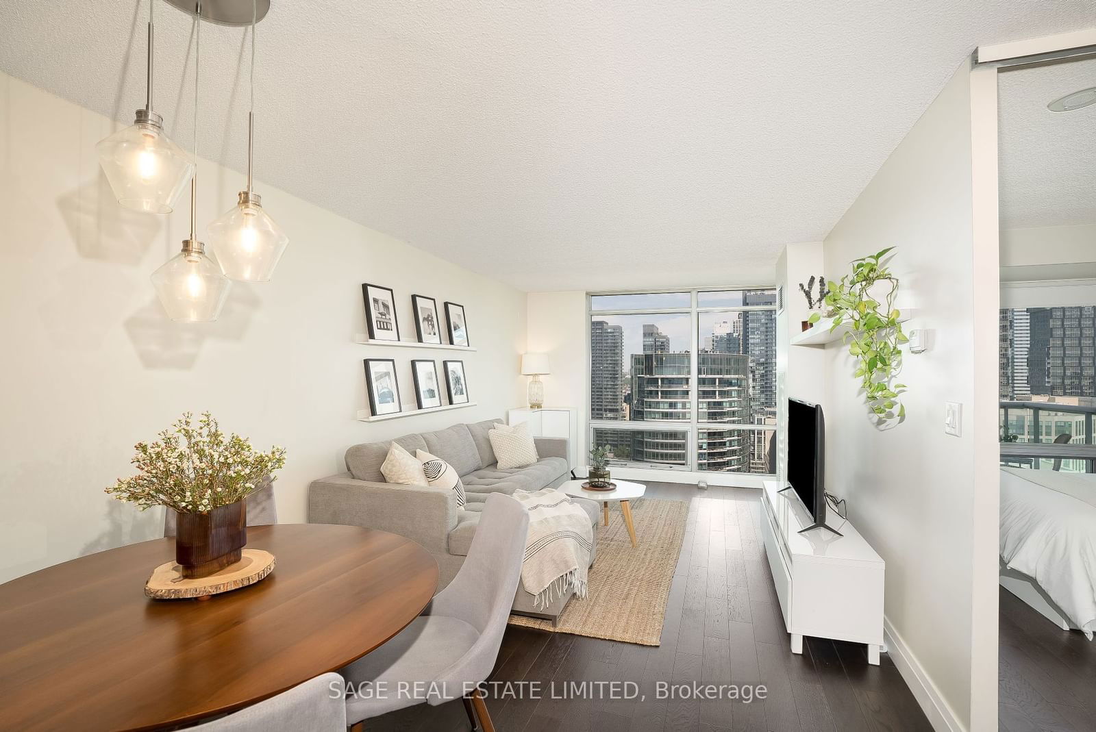 81 Navy Wharf Crt, unit 3311 for sale - image #3