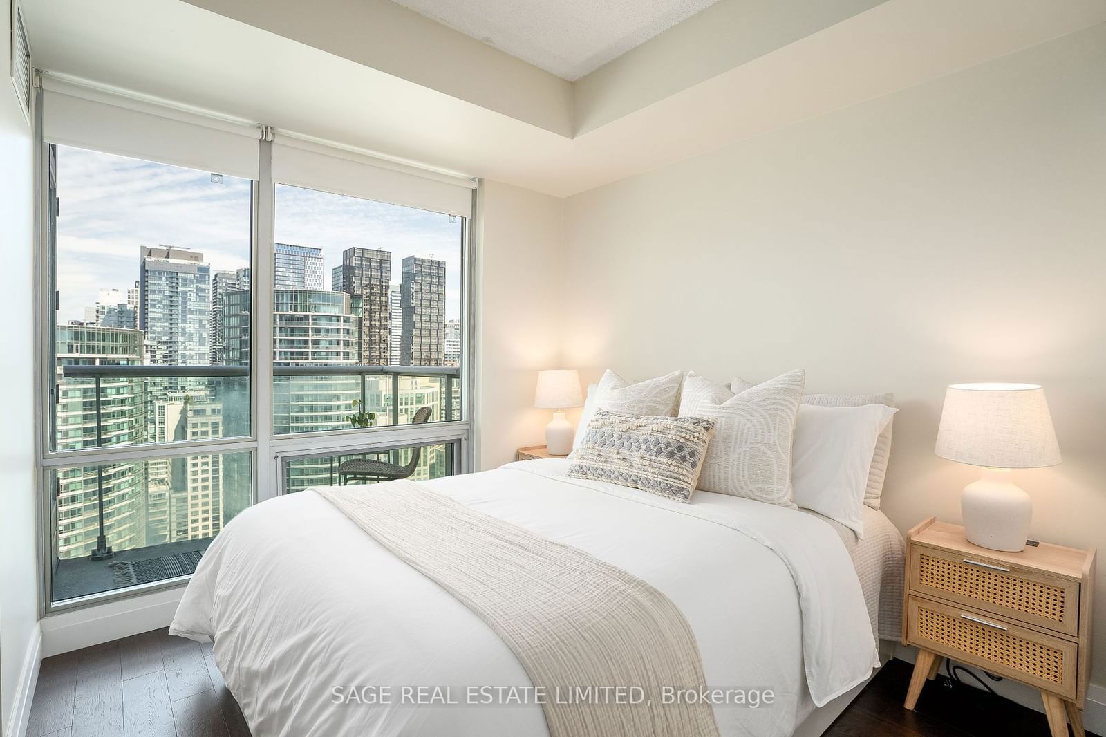 81 Navy Wharf Crt, unit 3311 for sale - image #9