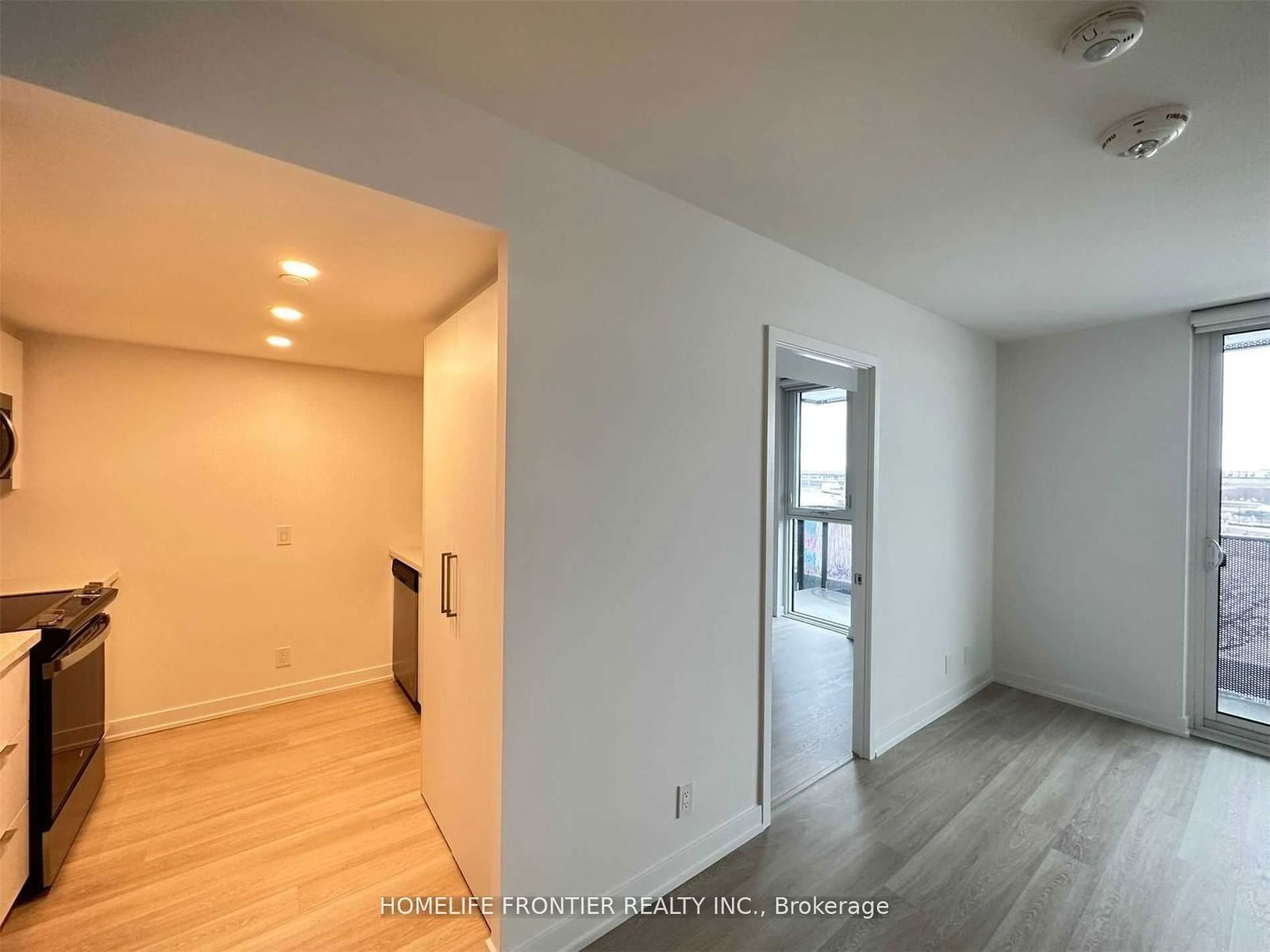 30 Tretti Way, unit 522 for rent - image #2