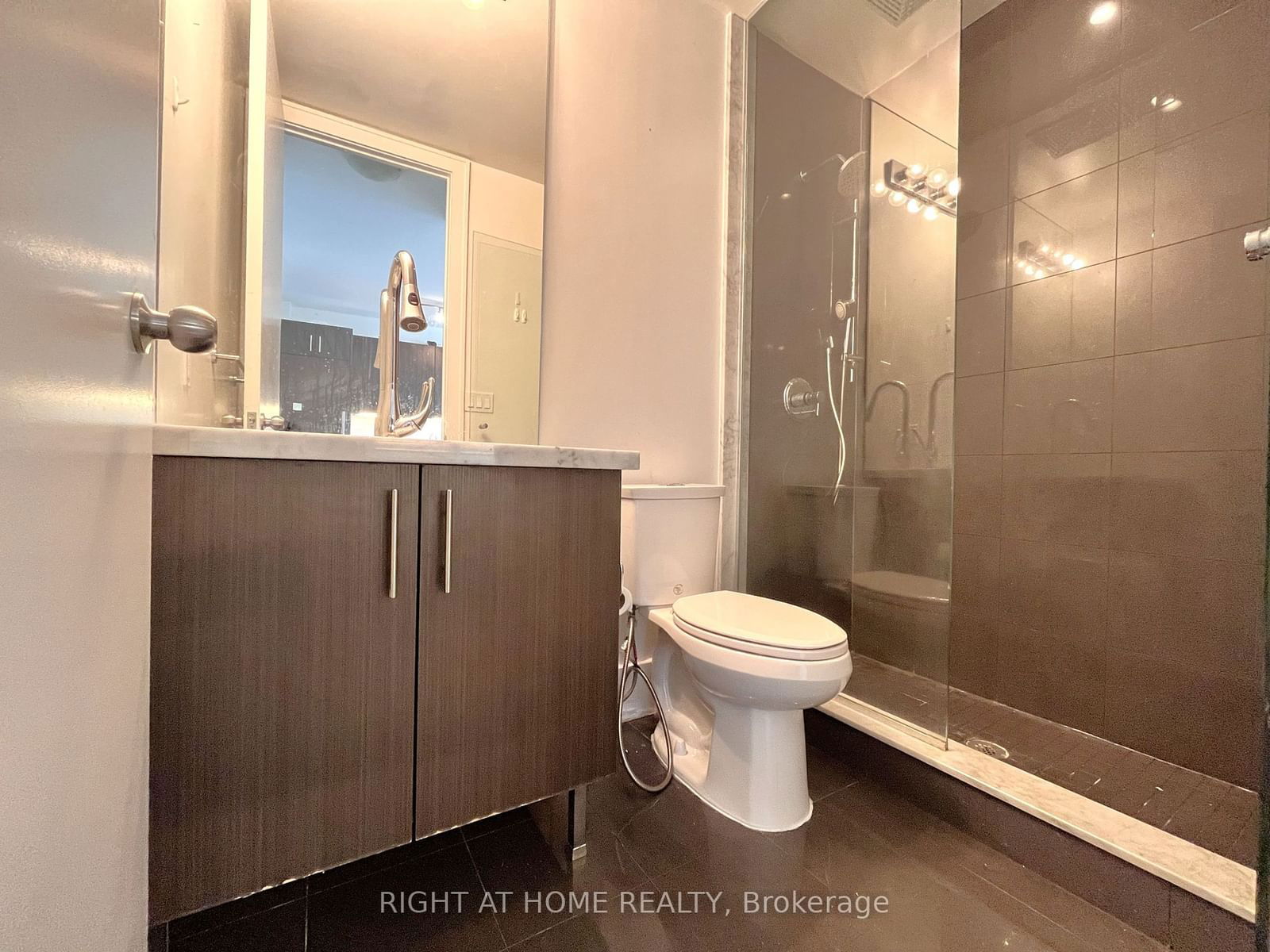 39 Queens Quay E, unit 1024 for rent - image #13