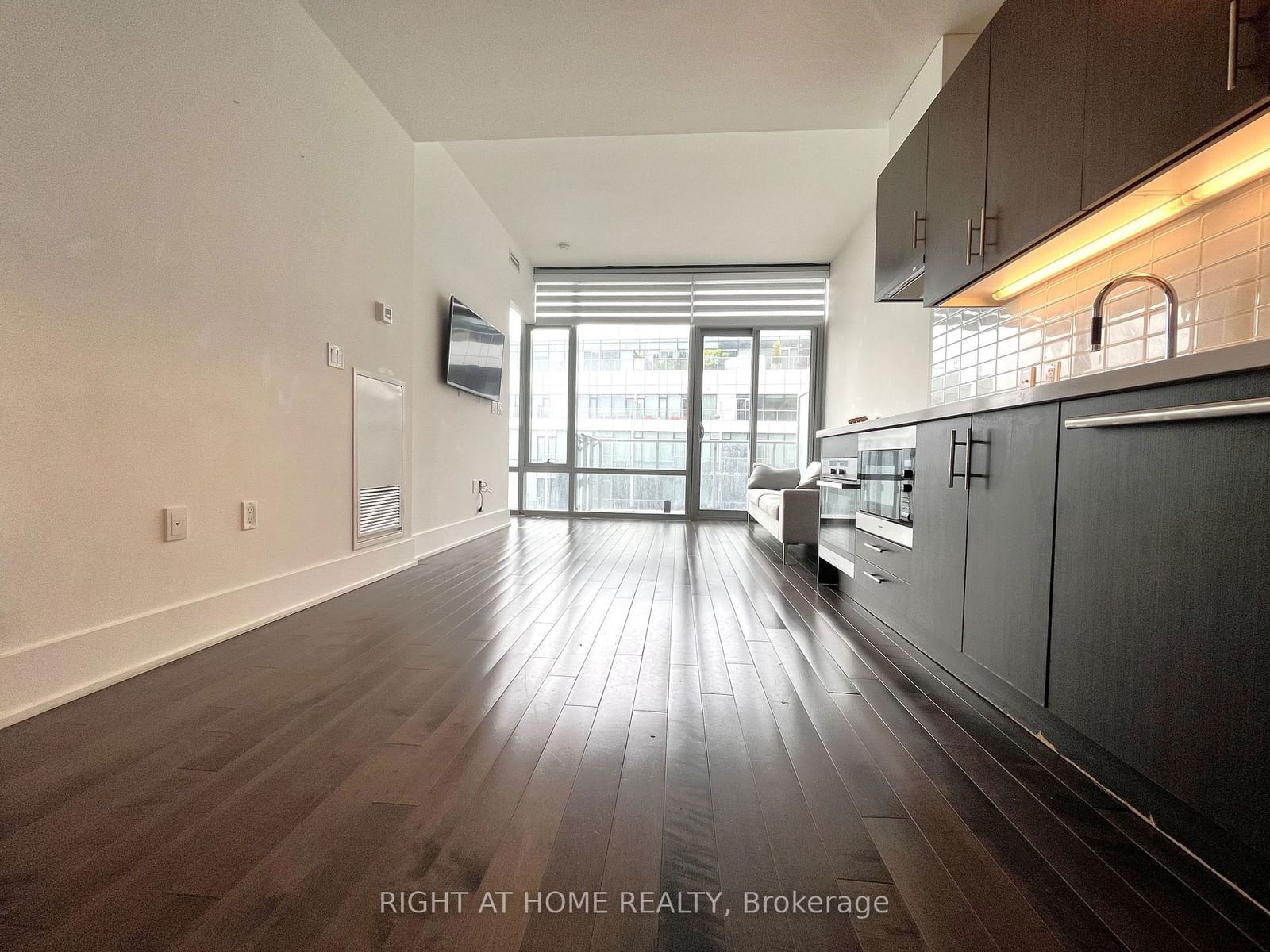 39 Queens Quay E, unit 1024 for rent