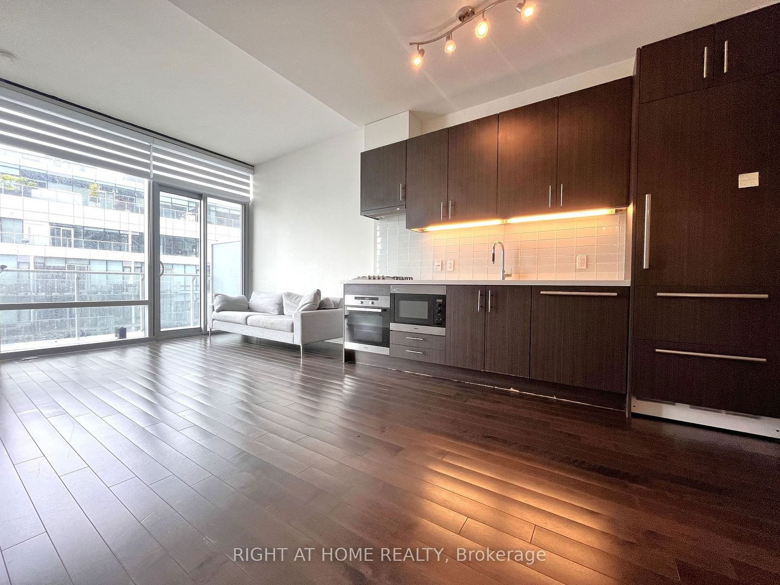 39 Queens Quay E, unit 1024 for rent