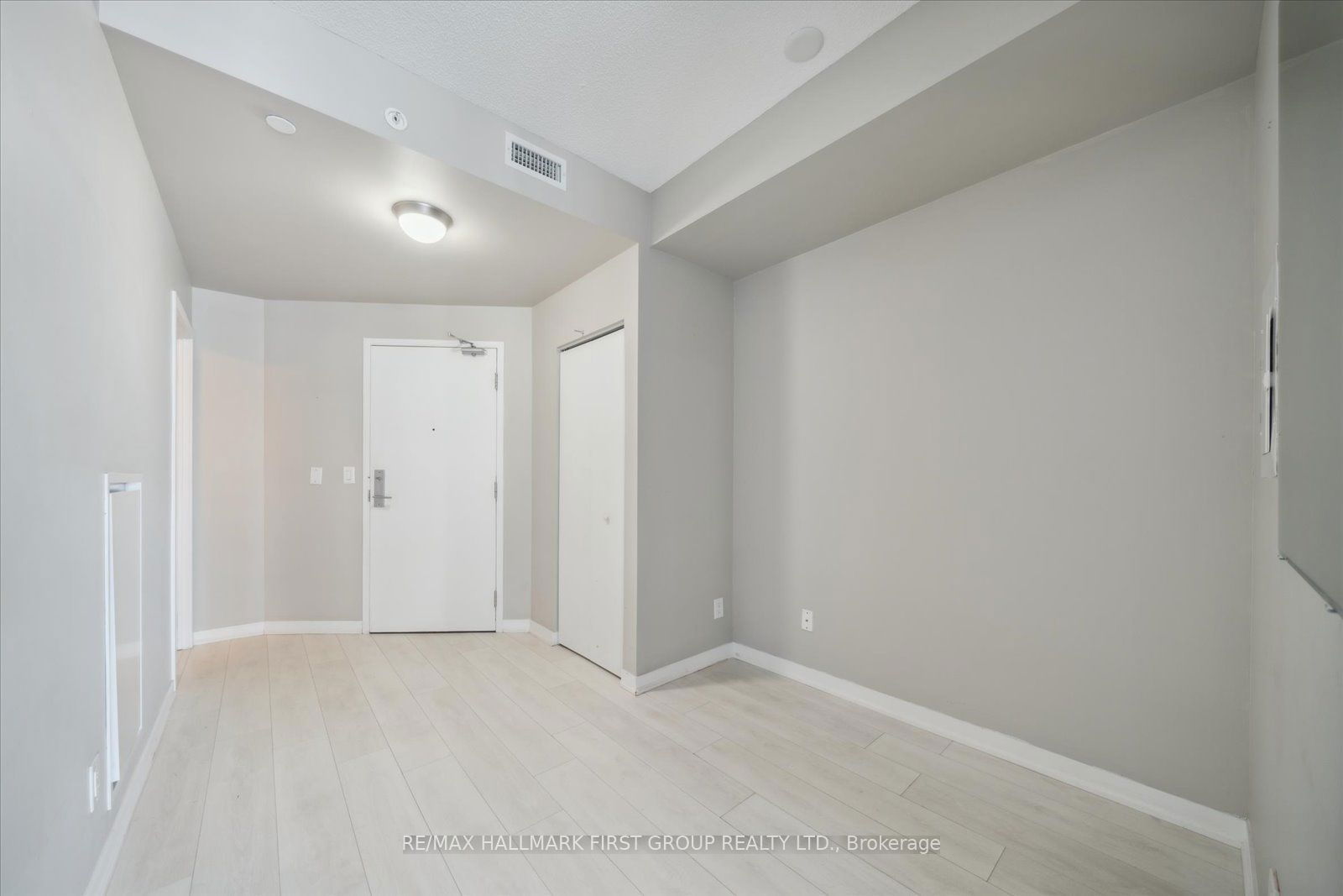 51 East Liberty St, unit 1816 for sale - image #11