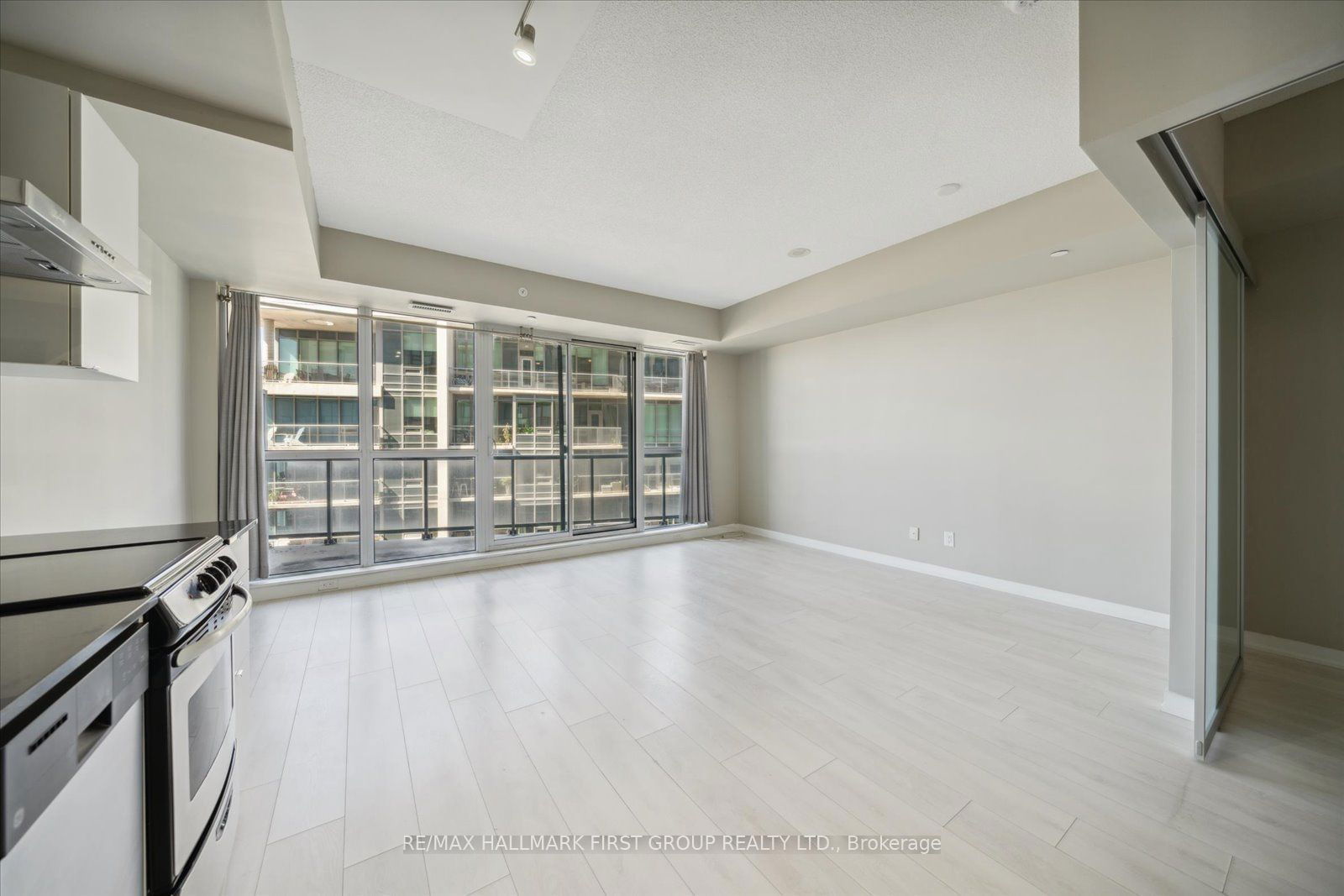 51 East Liberty St, unit 1816 for sale - image #23