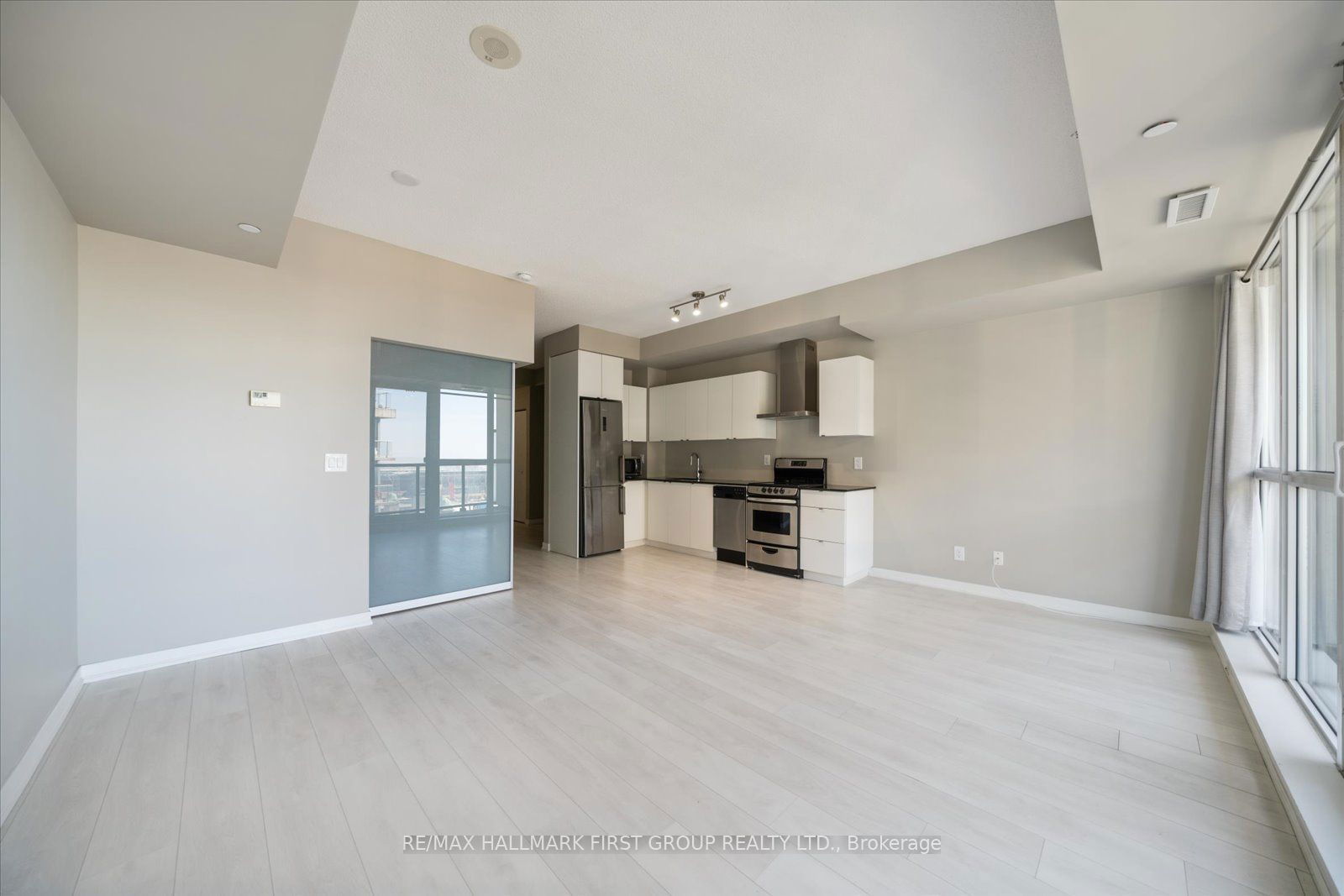 51 East Liberty St, unit 1816 for sale - image #24