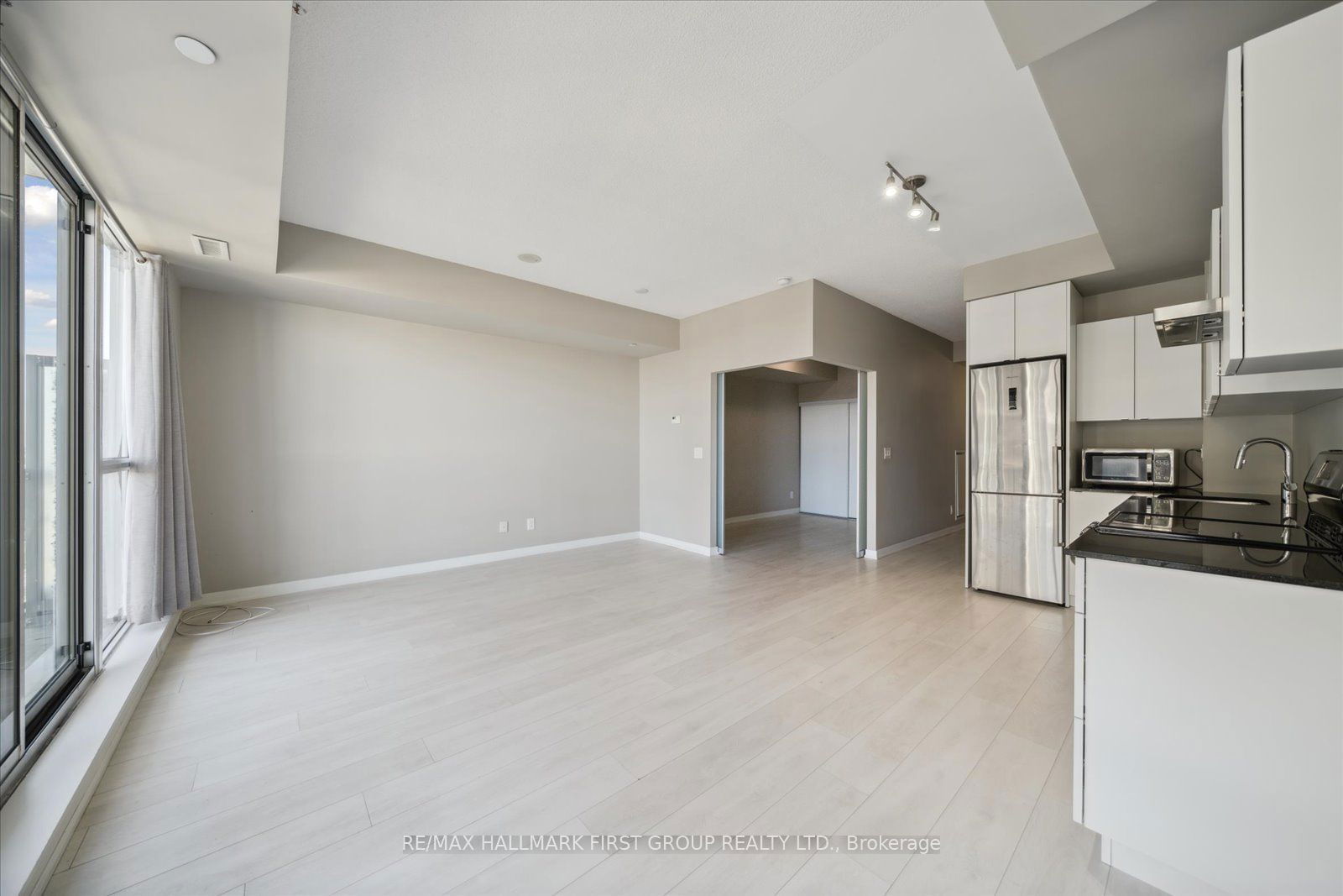 51 East Liberty St, unit 1816 for sale - image #27