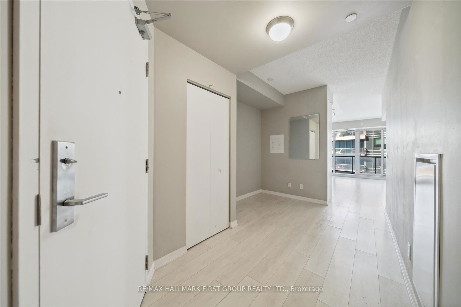 51 East Liberty St, unit 1816 for sale - image #5