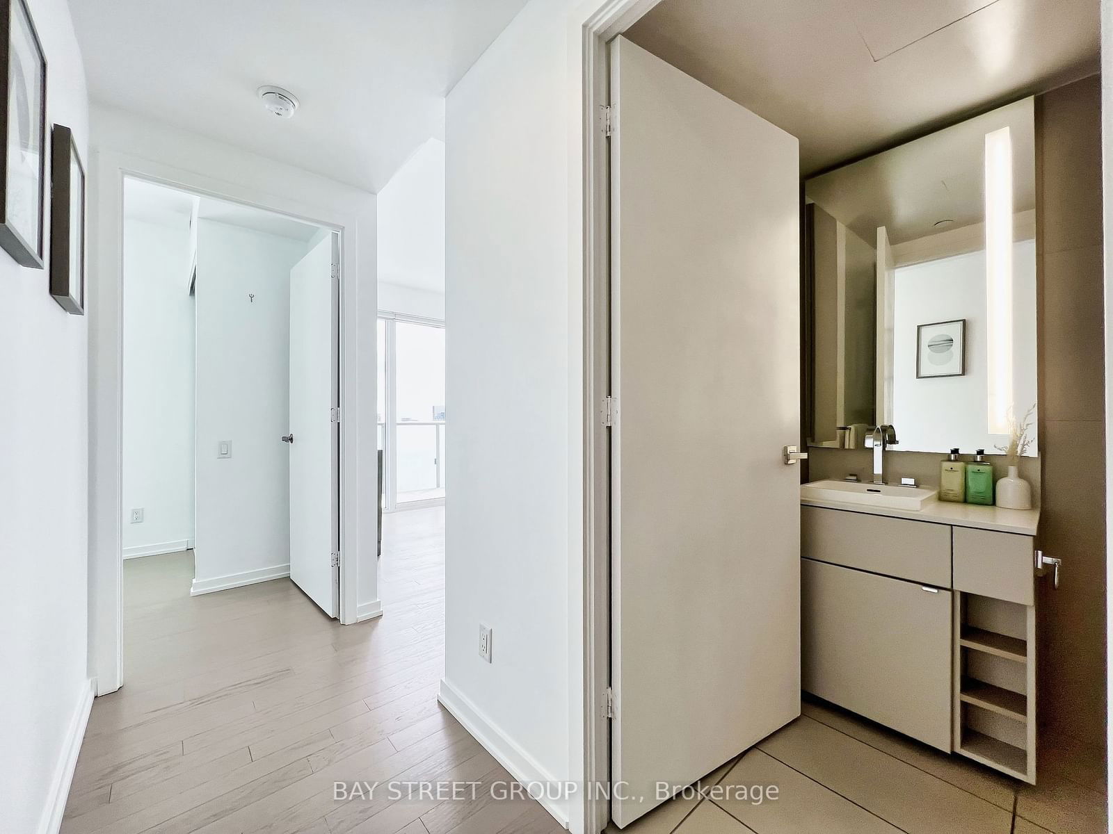 101 Peter St, unit 4009 for sale - image #3