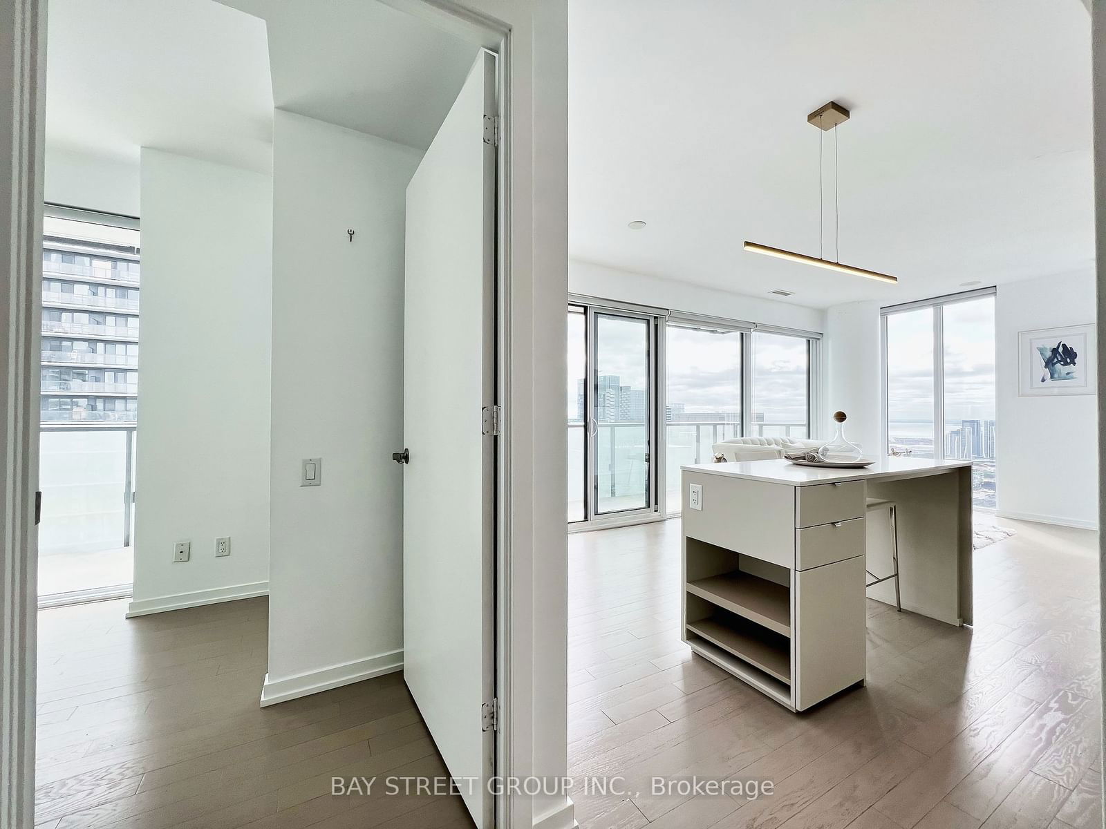 101 Peter St, unit 4009 for sale - image #4