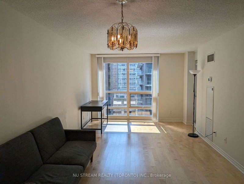 763 Bay St, unit 1211 for rent - image #1