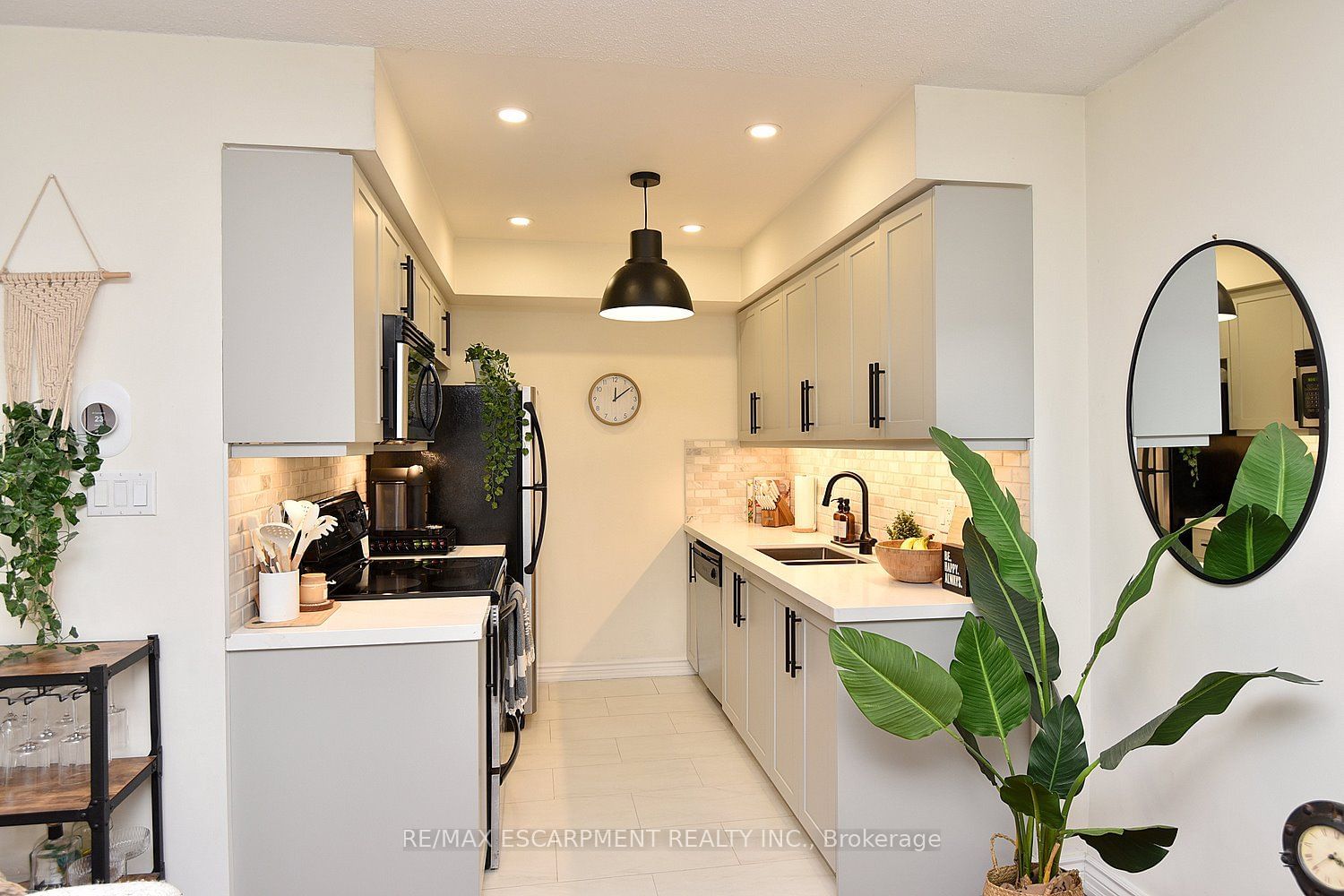 30 Western Battery Rd, unit 341 for sale - image #16