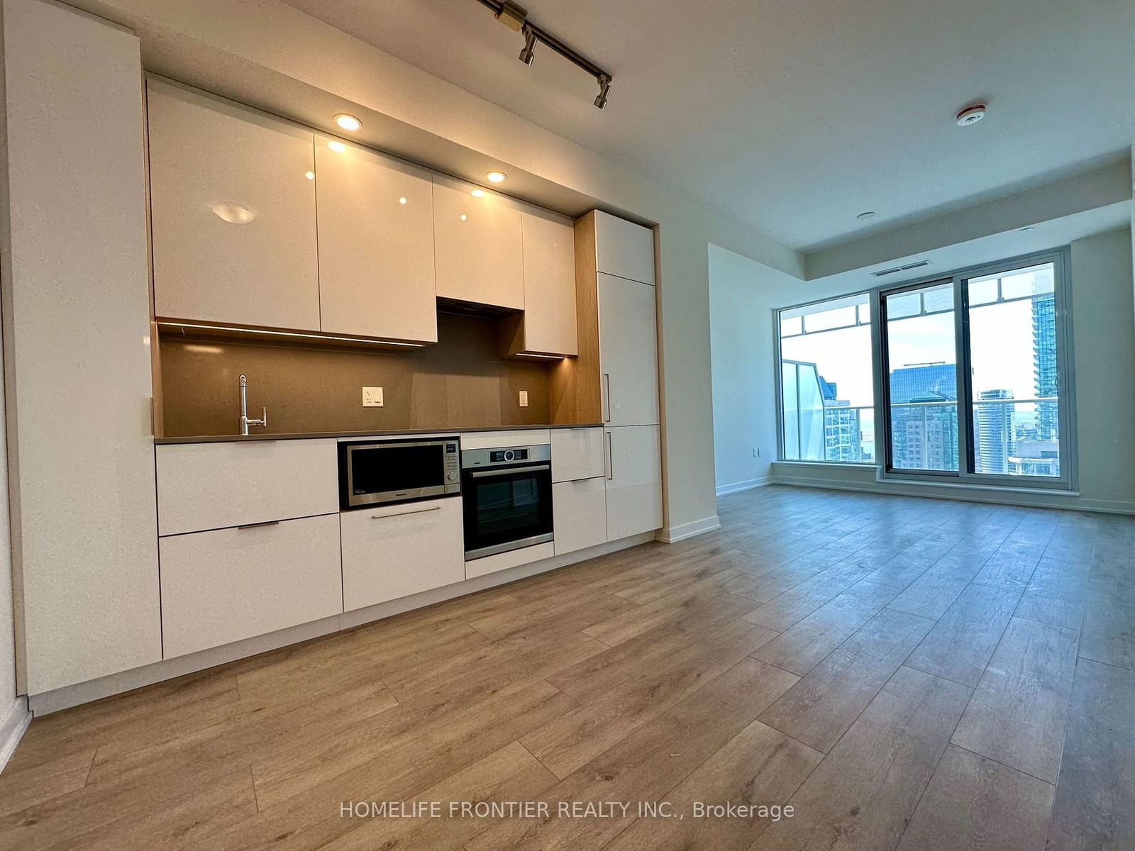 28 Freeland St, unit 3103 for rent - image #3