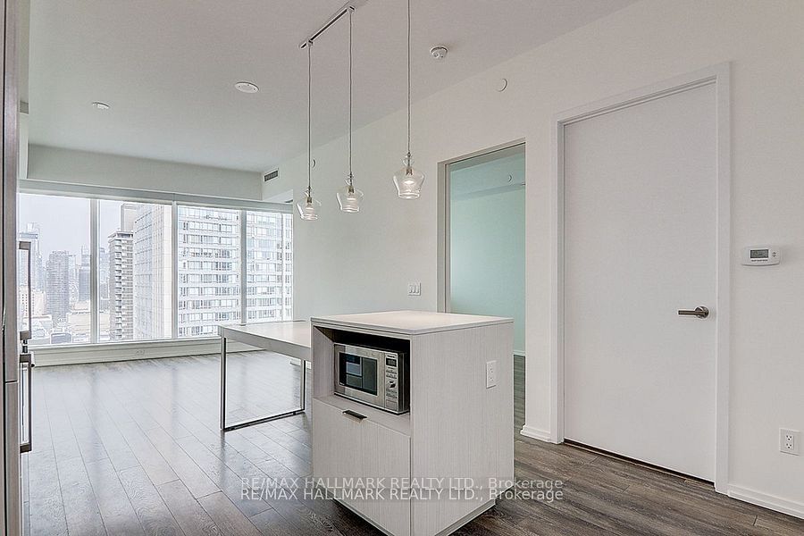 197 Yonge St, unit 2614 for rent