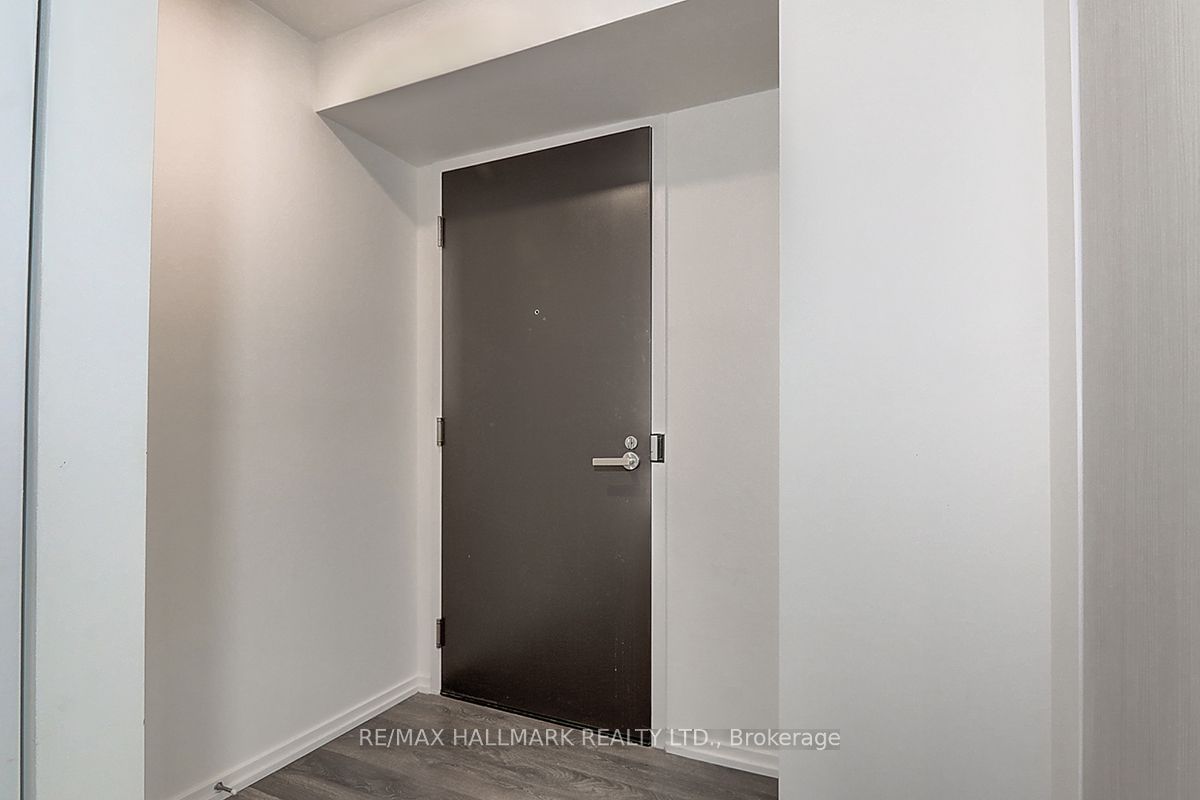 197 Yonge St, unit 2614 for rent