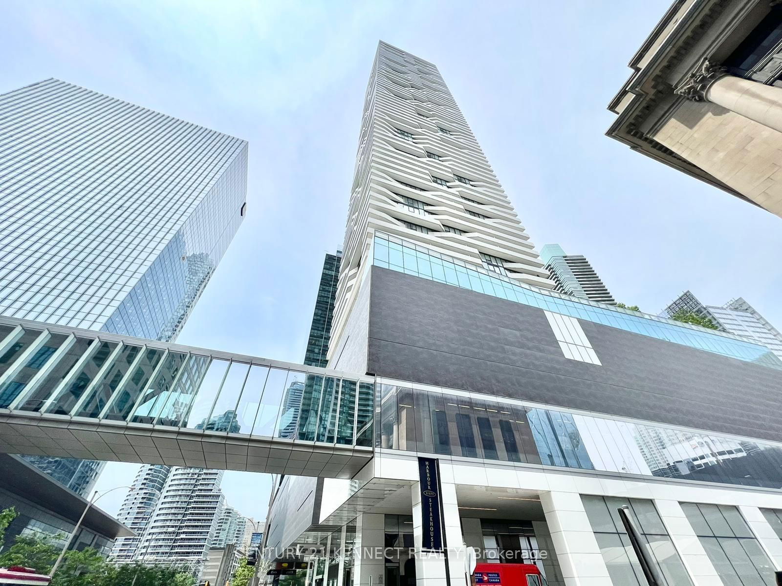 100 Harbour St, unit 1704 for rent