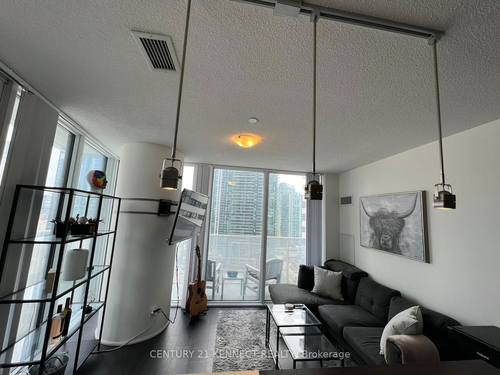 100 Harbour St, unit 1704 for rent