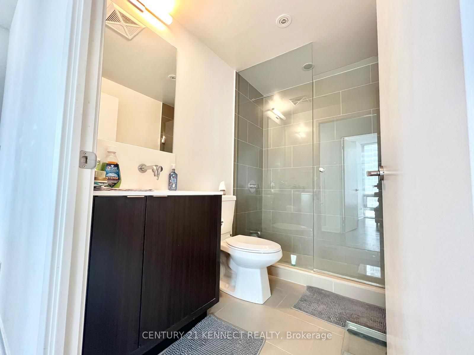 100 Harbour St, unit 1704 for rent