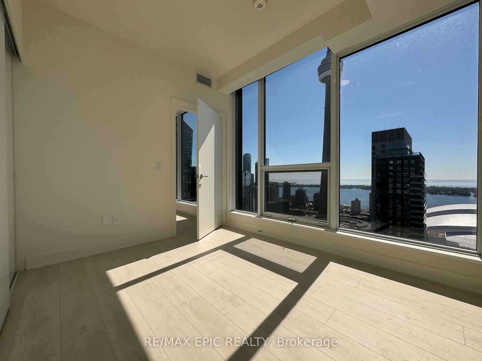 15 Mercer St, unit 3906 for rent - image #2