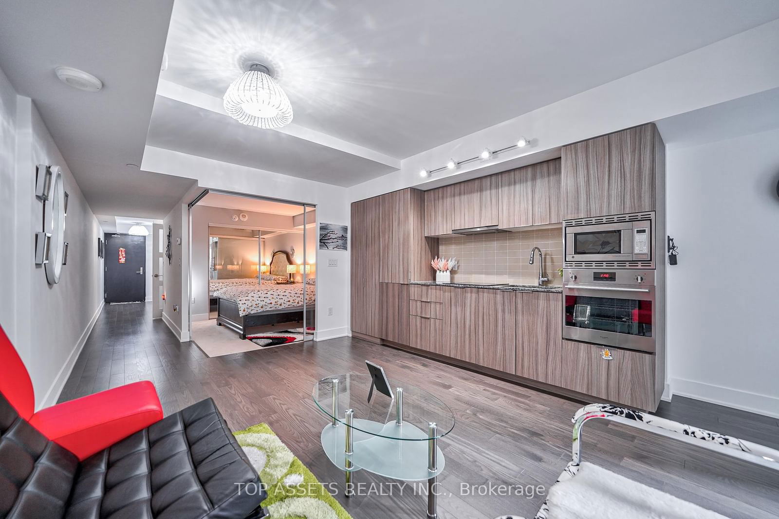 955 Bay St, unit 319 for sale - image #8