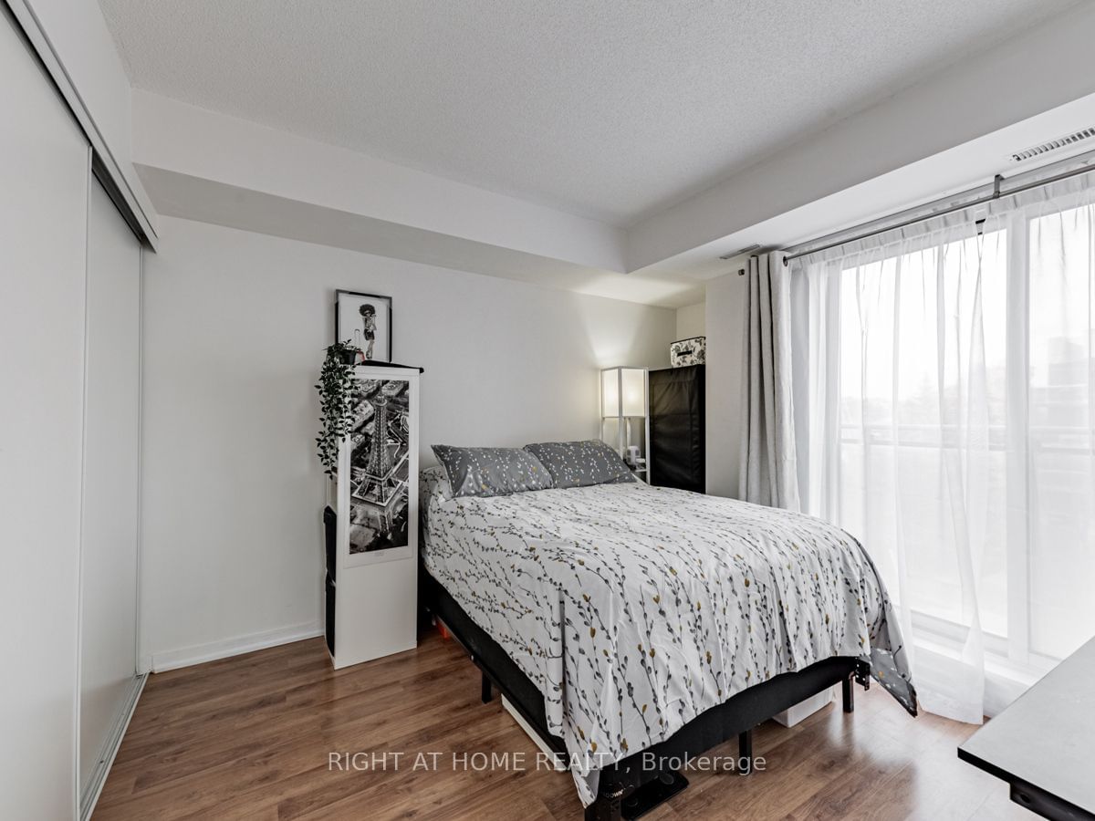 801 Sheppard Ave W, unit 502 for sale