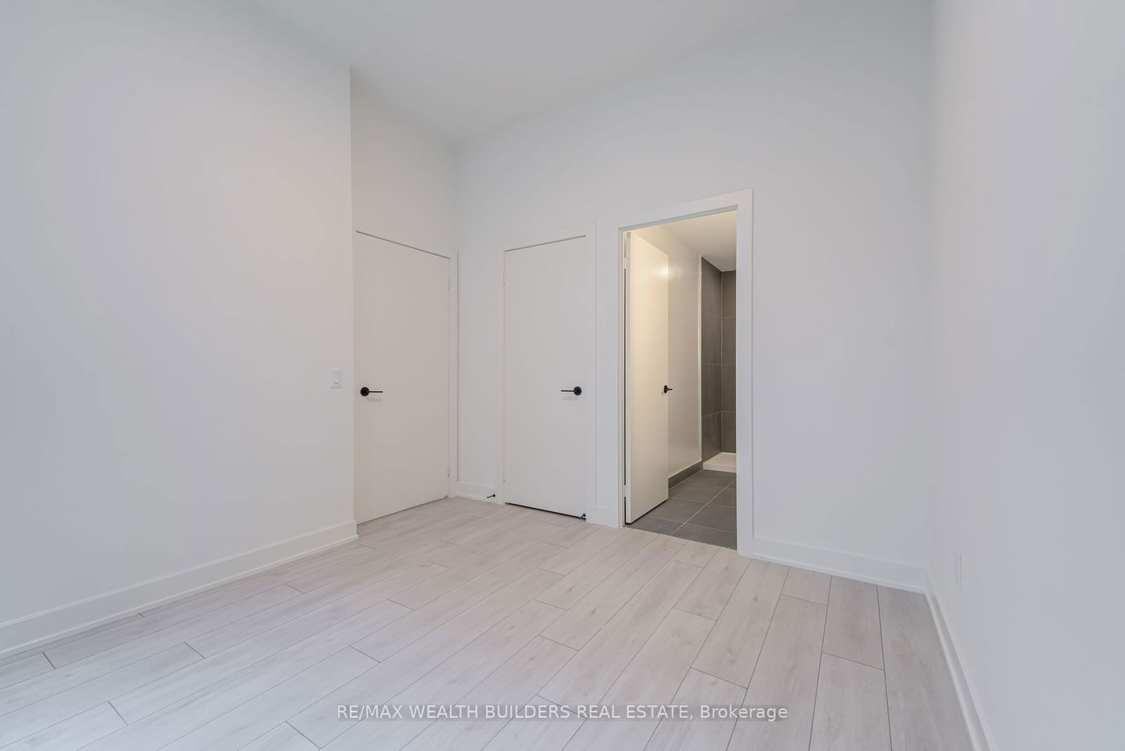 15 Mercer St, unit 822 for rent - image #13