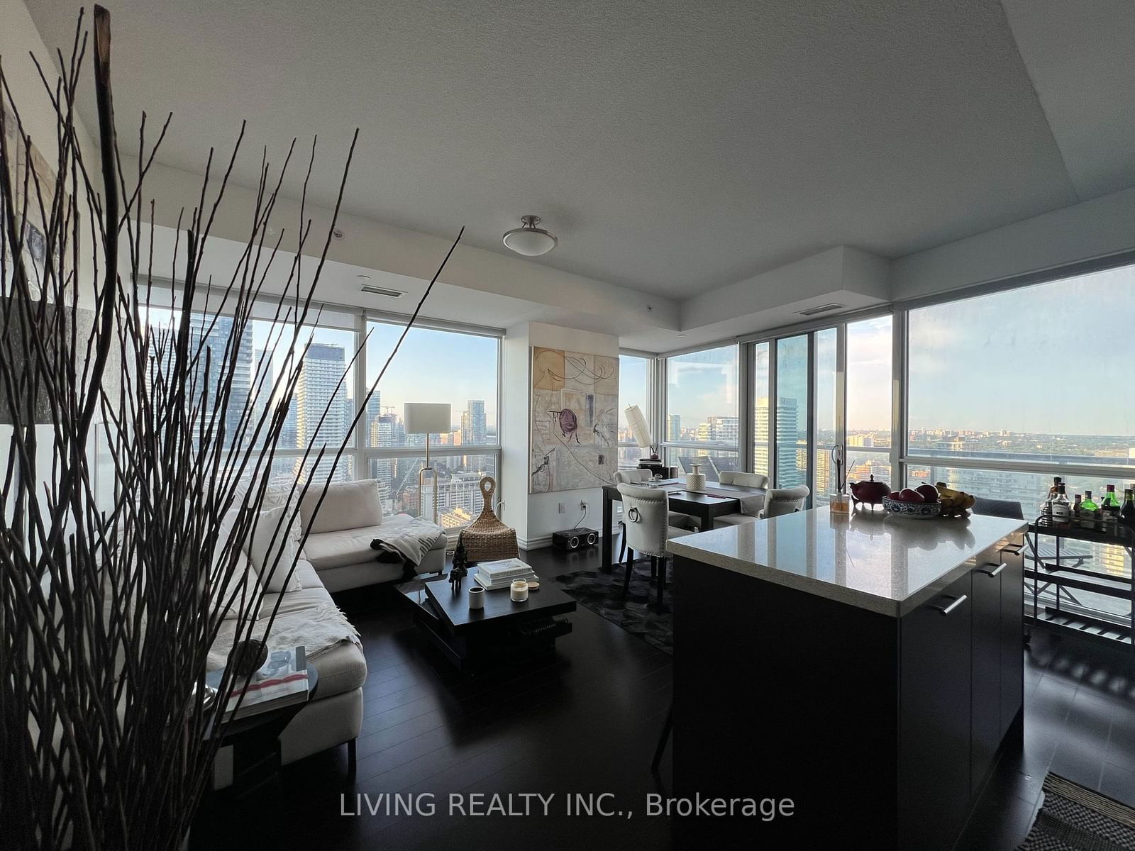 386 Yonge St, unit 3702 for rent - image #6