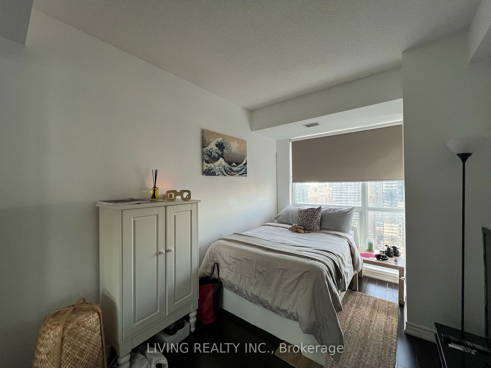 386 Yonge St, unit 3702 for rent