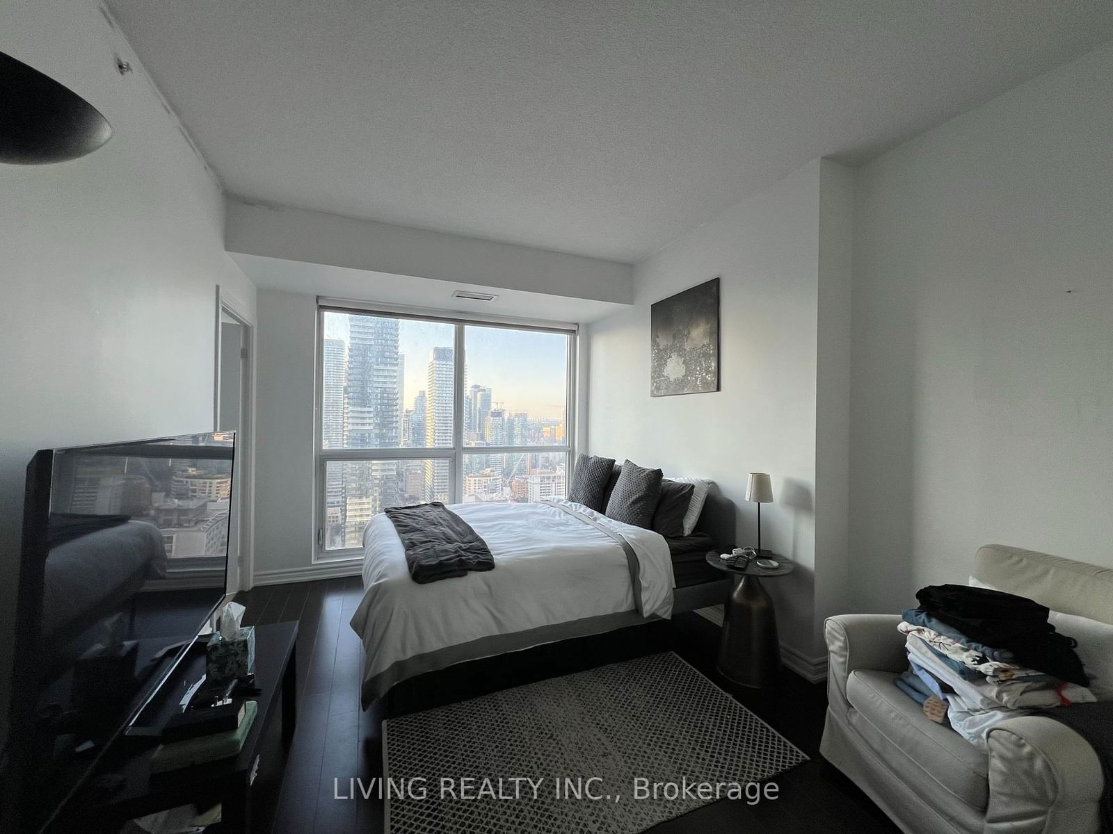 386 Yonge St, unit 3702 for rent - image #9