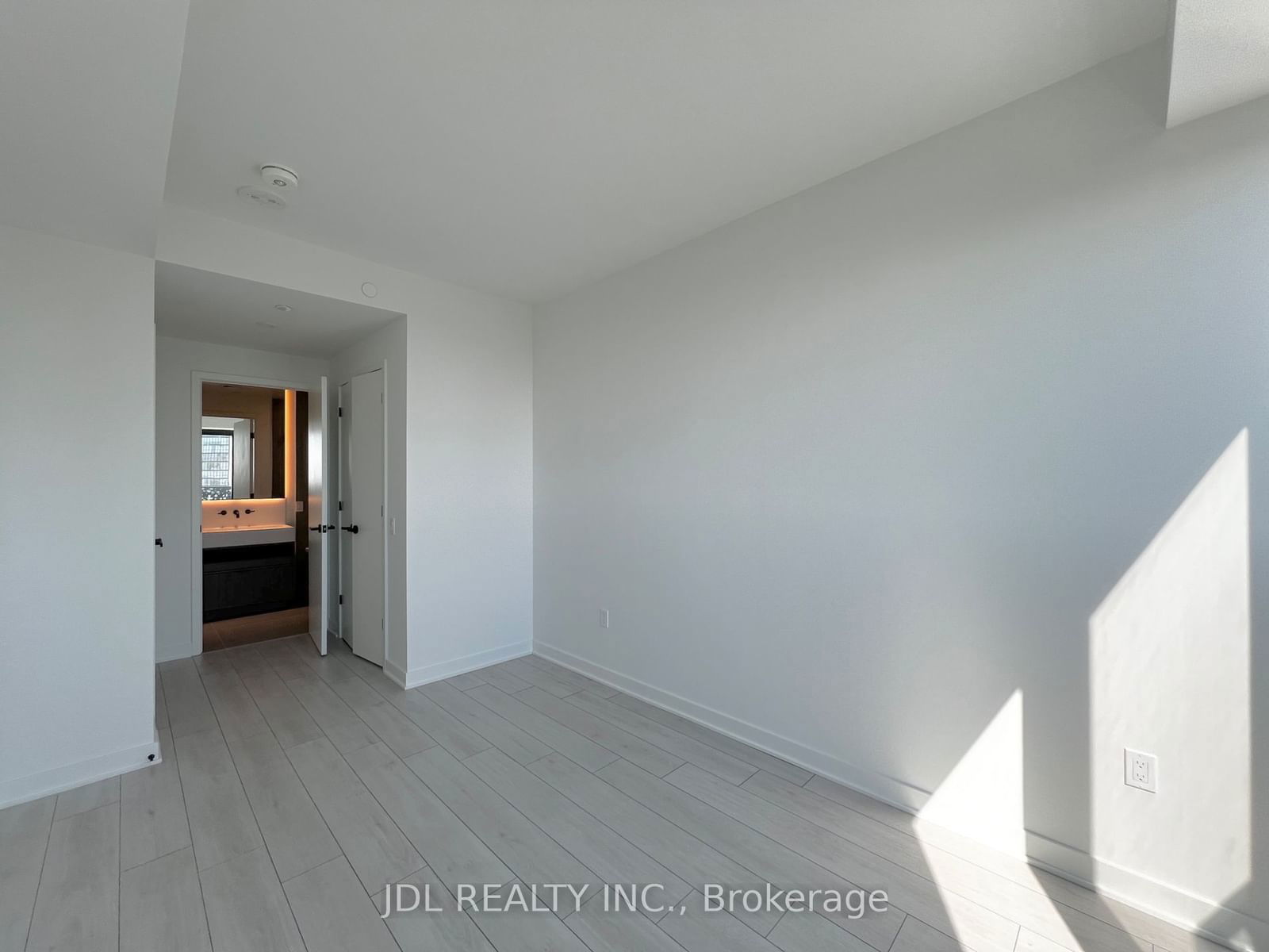 55 Charles St E, unit 4201 for rent - image #9