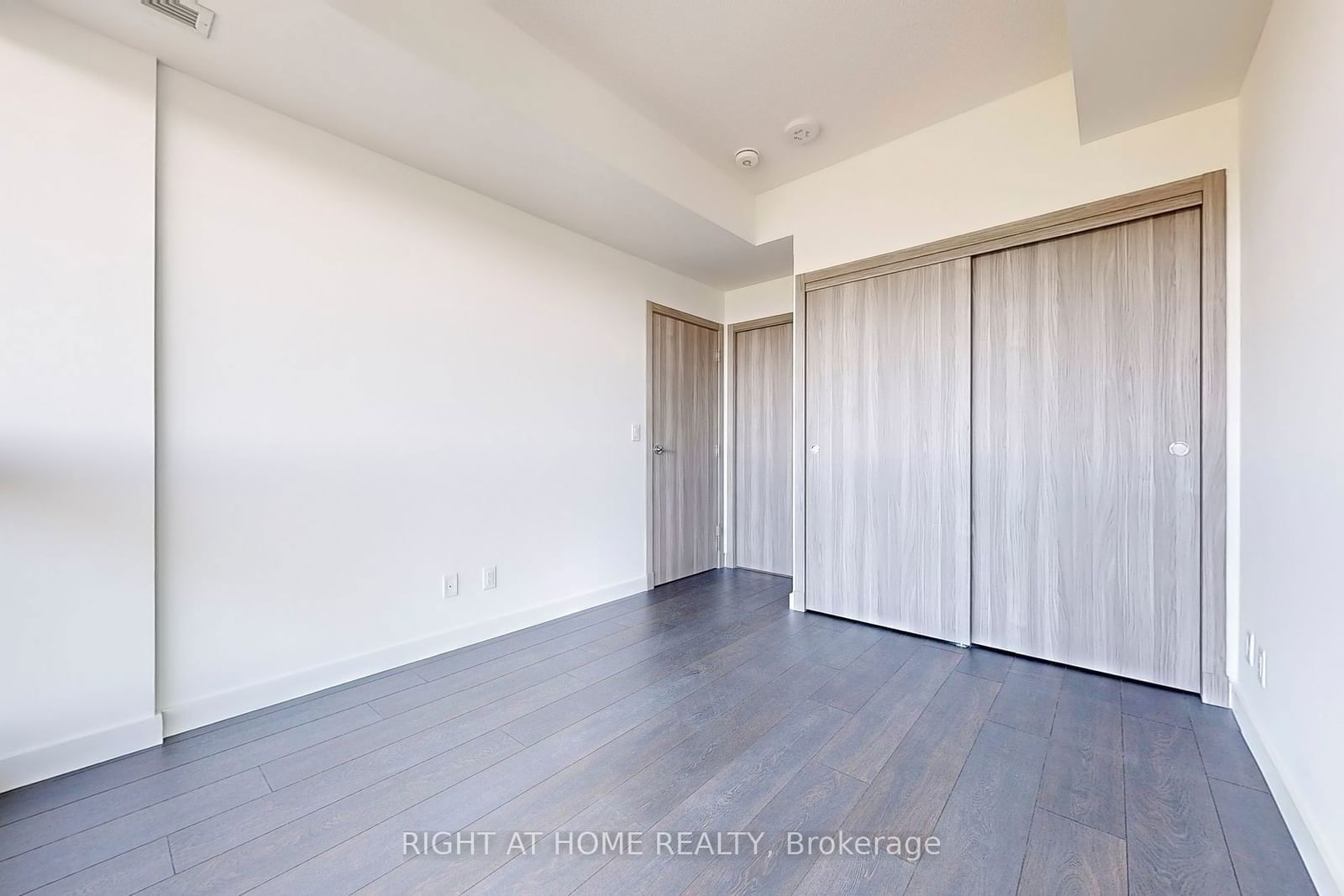 25 McMahon Dr, unit 1606 for sale - image #19