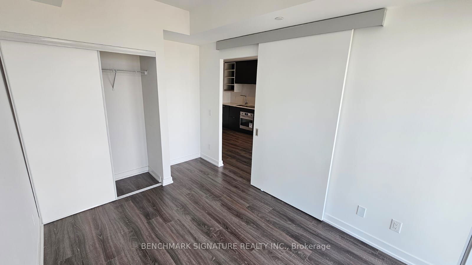 20 Edward St, unit 2513 for rent